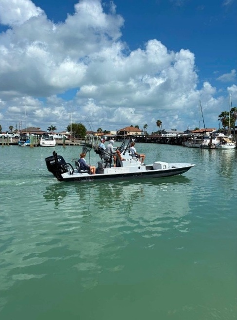 25ft Majek Illusion center console boat used by Laguna Madre Fishing Co.